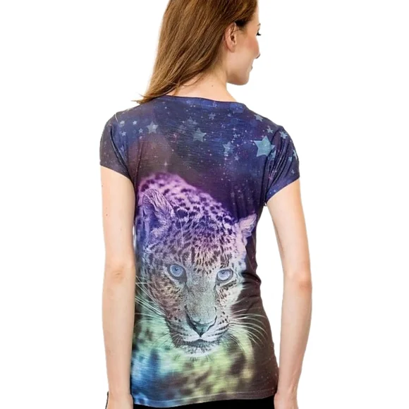 Sweet Gisele Leopard Print V-neck Fitted Tee - Picture 10 of 11